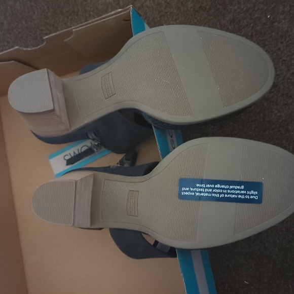 TOMS Milan Heels - Picture 7 of 9